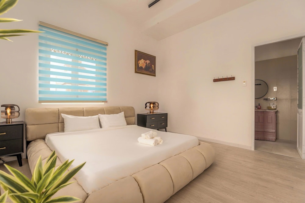 Lux white villa 9 Bedrooms