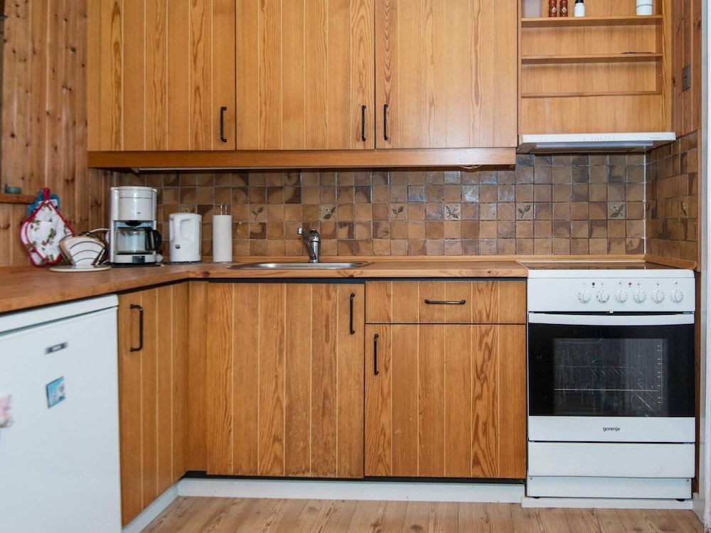 6 Person Holiday Home in Farvang