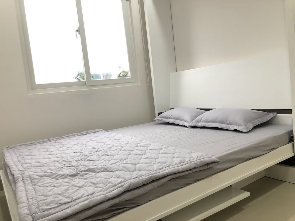 New Hampton Hospitality - Cornelia Hotel & Apartment