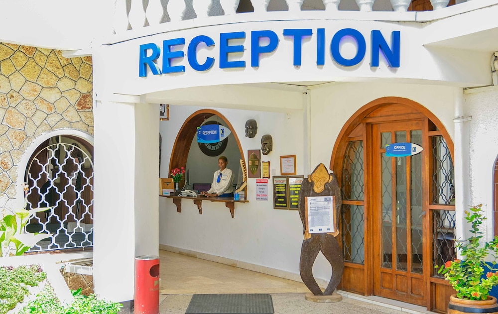 Best Western Jangwani Sea Breeze Hotel