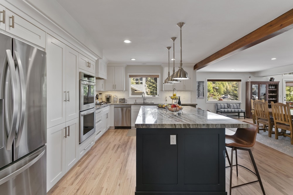 Solamere Drive Home at Deer Valley Resort - 6 Bedroom Home with Hot Tub #3220 6 Home