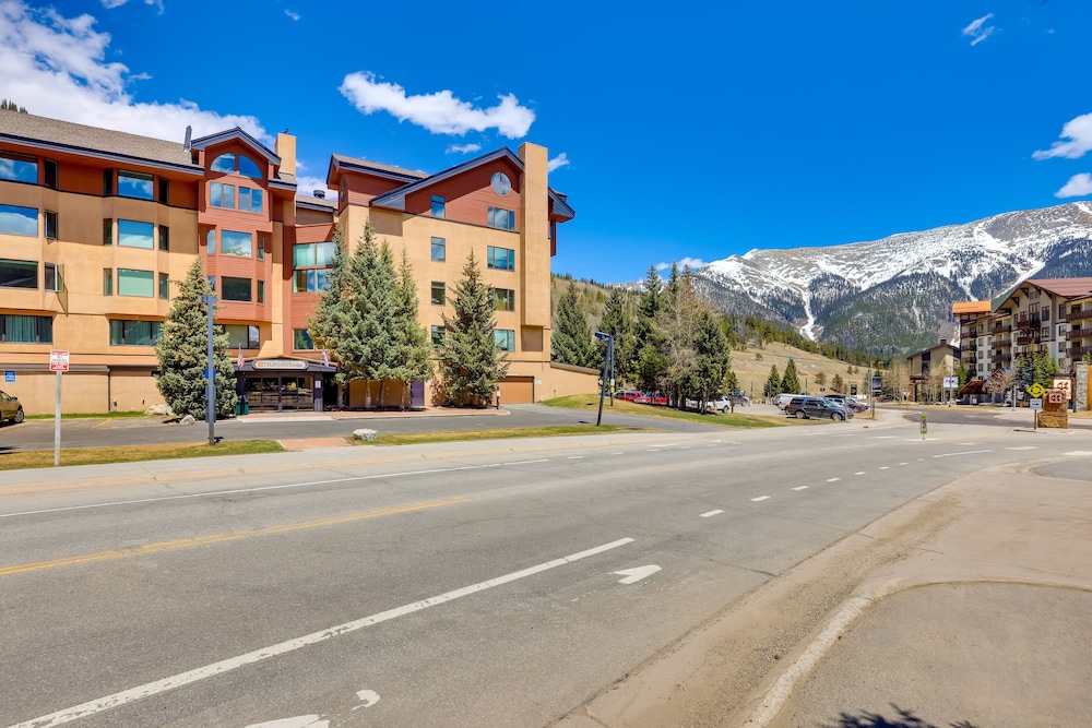 Copper Mountain Vacation Rental: Walk to Ski Lift! view 3