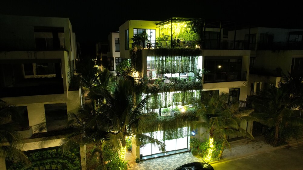 HALO ME Villa