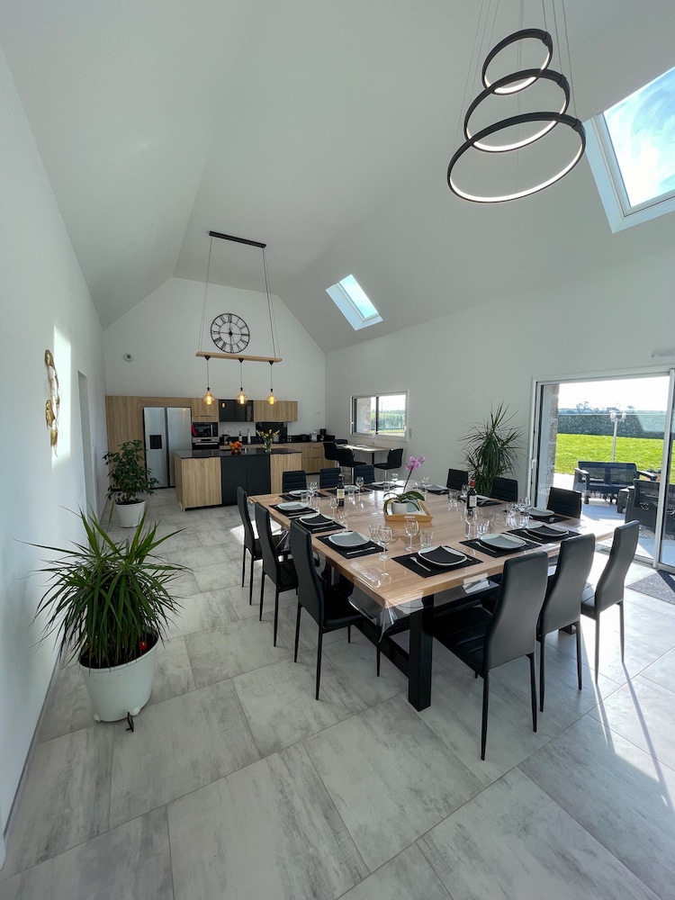 House in Ploudalmezeau With Heated Pool & Beaches