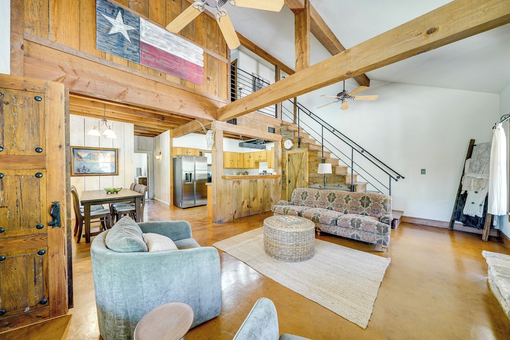 Swim, Hike & Unwind: Serene Hill Country Retreat