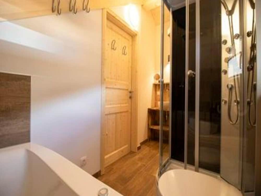 Appealing Chalet Near ski Slope