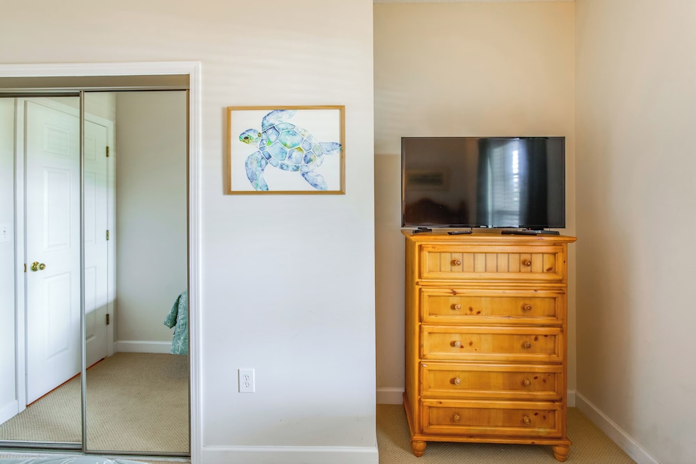 Condo w/ Golf Course View in Barefoot Resort!