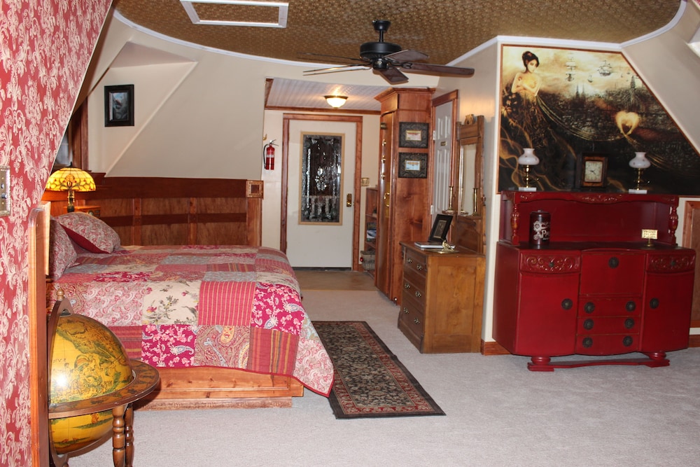 Book Nook Inn