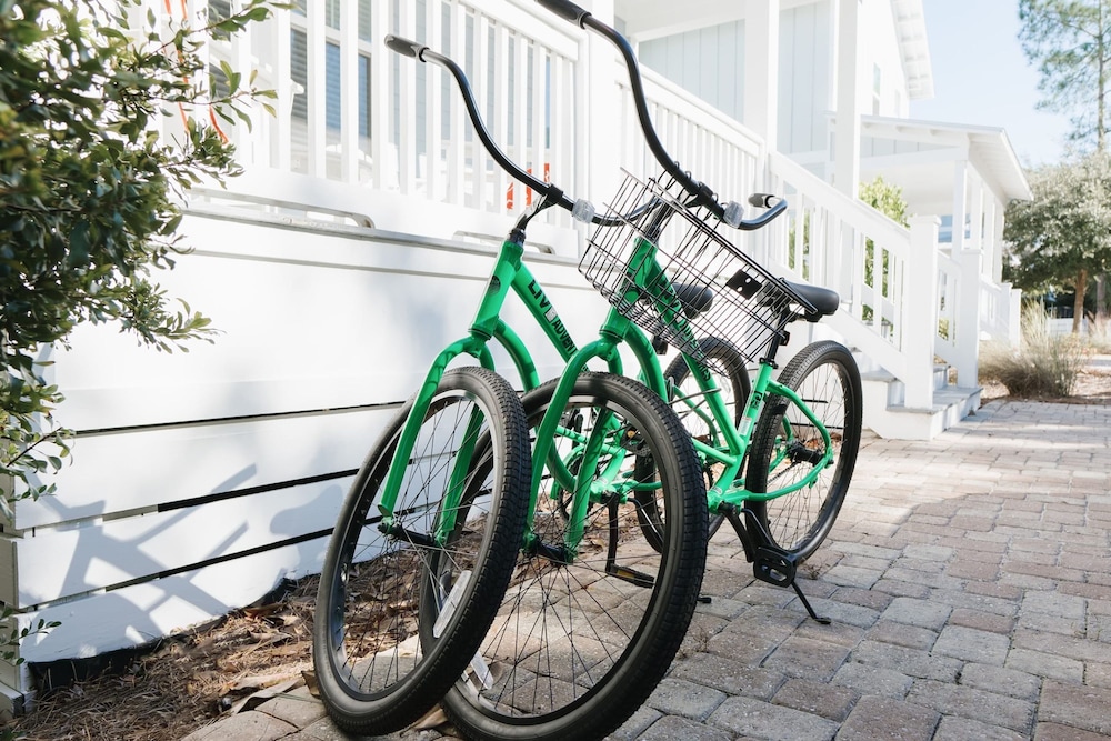 Teal Tides by Avantstay Golf Cart Bikes Pool Access Beach