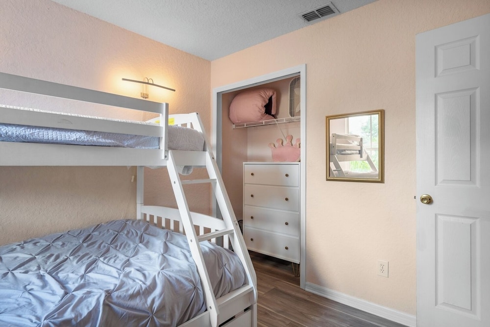 Family 4BR Home w/ Resort Pool Near Disney