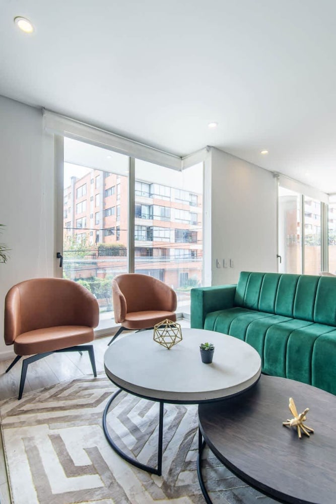 Modern 3BR in Usaqu n