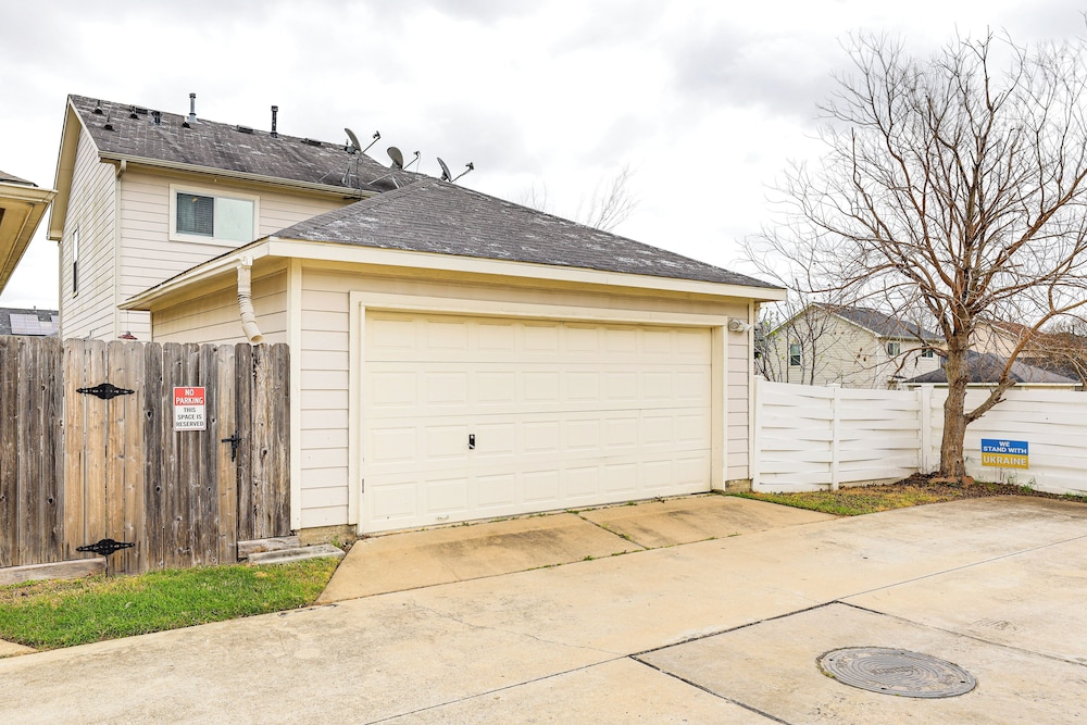 12 Mi to Energy Corridor: Family Home w/ Grill!
