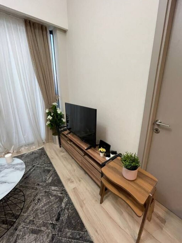 Modern Deluxe 1 1 Living Apartment Near Mall of Istanbul