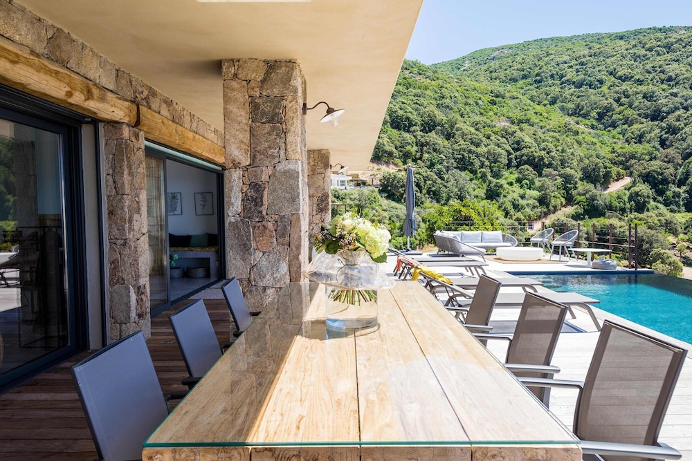 Architect Villaproperty Sea View Close to the Beaches