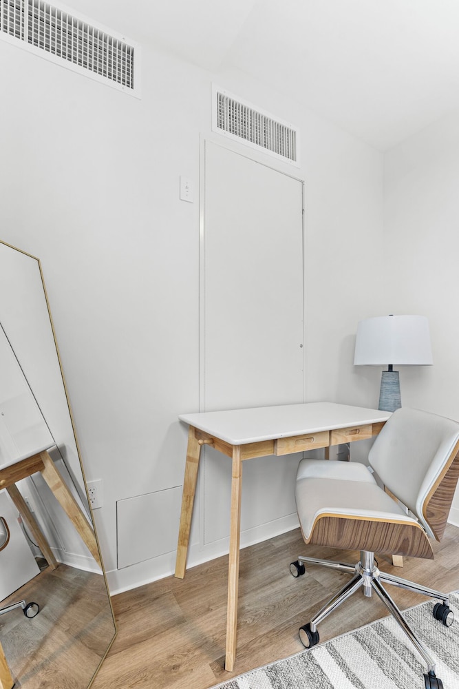 Furnished Apts near Harvard Stadium
