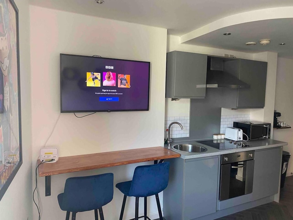 Stunning Apartment in the Heart of Leeds view 3