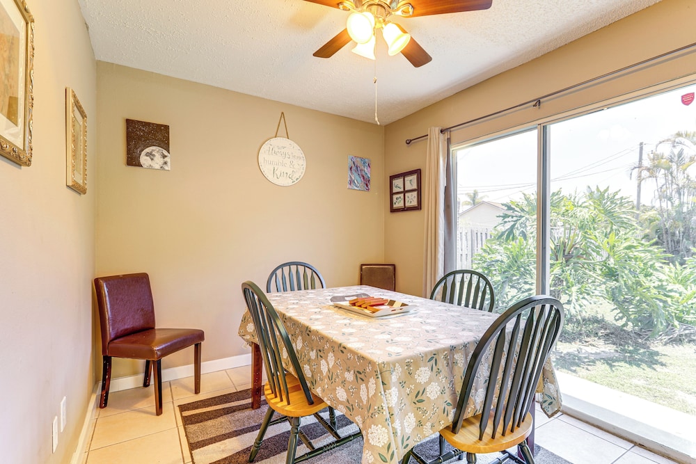 6 Mi to Beach: Port St Lucie Home w/ Fenced Yard