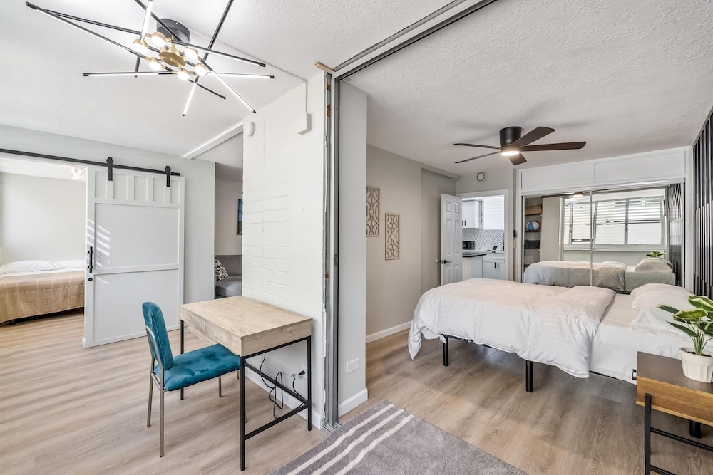 Stylish 2 Bedroom in the Heart of Waikiki