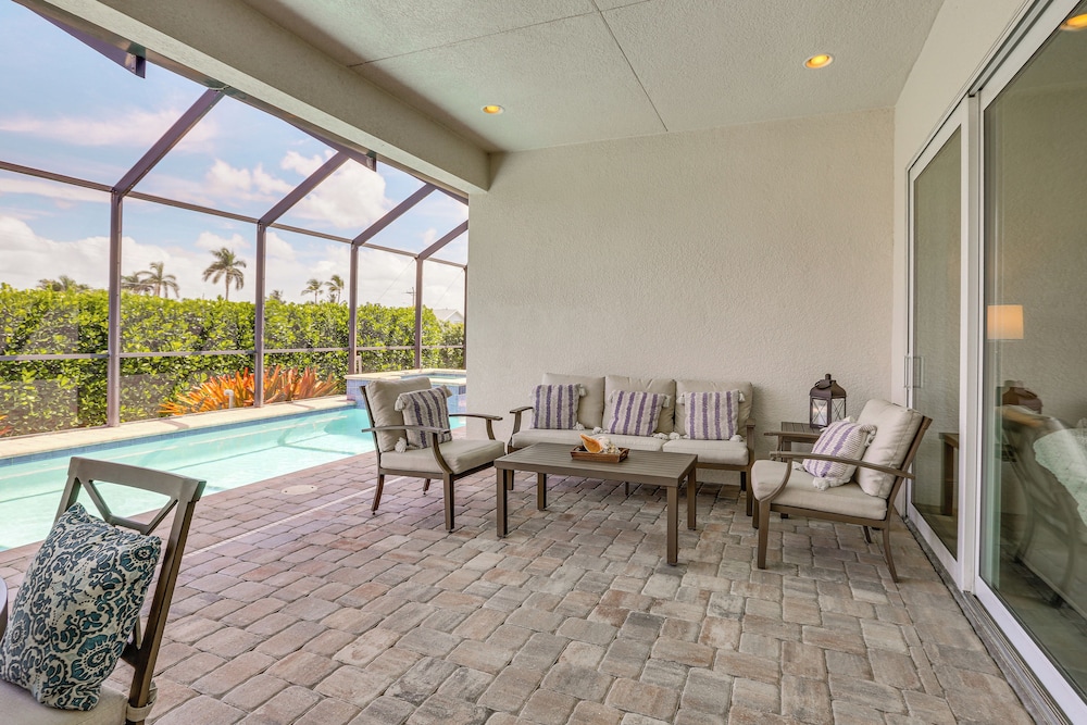1/2 Mi to Beach: Poolside Oasis on Marco Island!