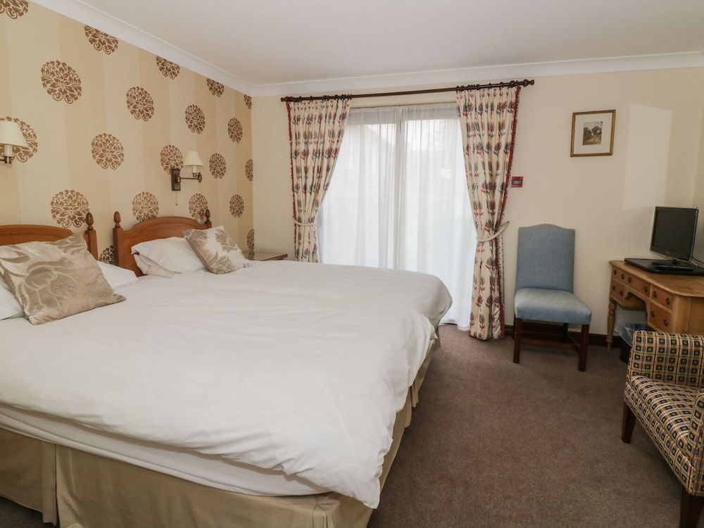 The Lodge off High Street view 5