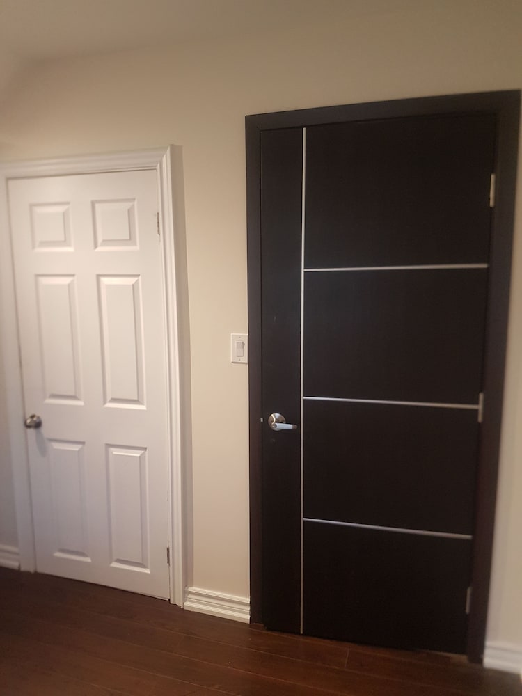 Room in Guest Room - Queen Room 2 Brampton Toronto Canada