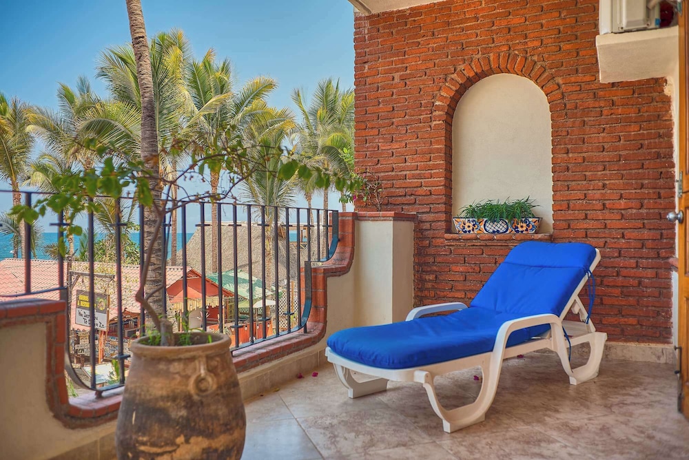 Ocean View 2Br Condo-balcony-beach-pool - 204