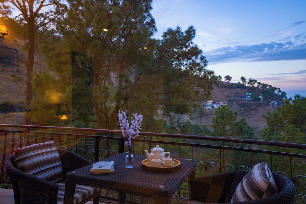 Alaya Stays Captains Nest 3 BHK Retreat With Garden & Scenic Views