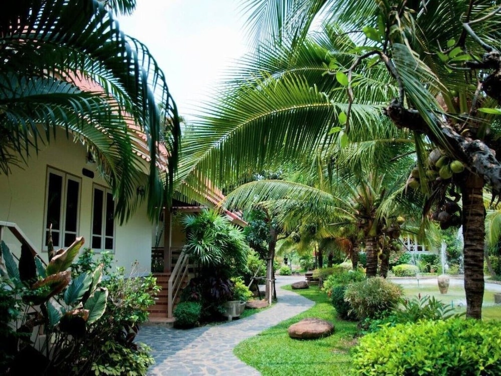Tonwa Resort Hotel