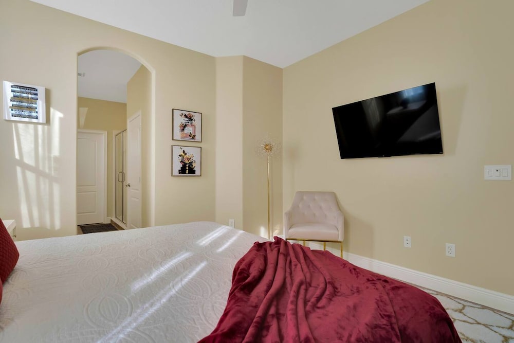 Come and Stay at the Best of Championsgate!