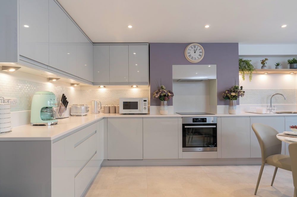 Stunning 2BD in the Heart of Cheltenham view 5