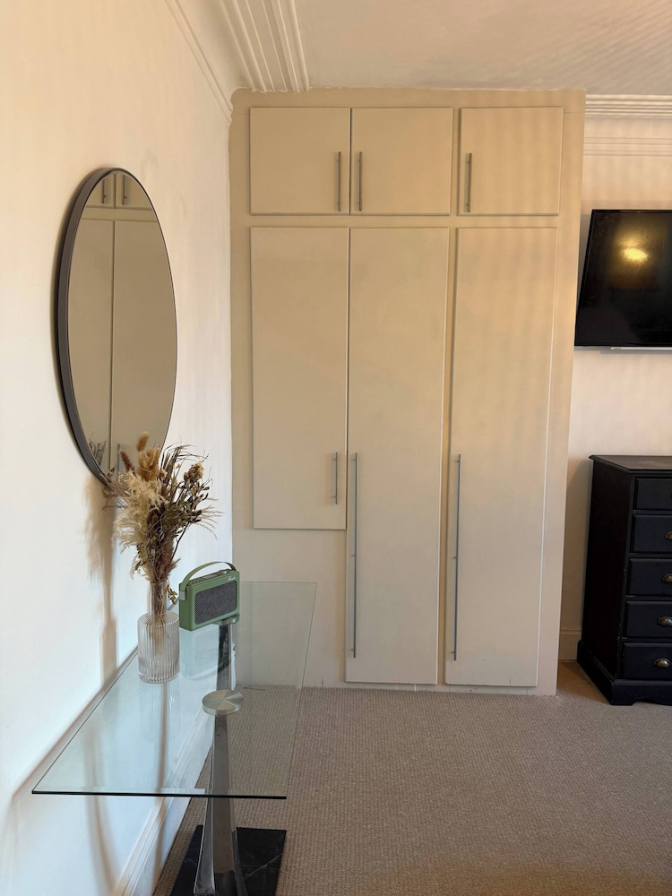 Bright 4-bedroom Maisonette in Gateshead