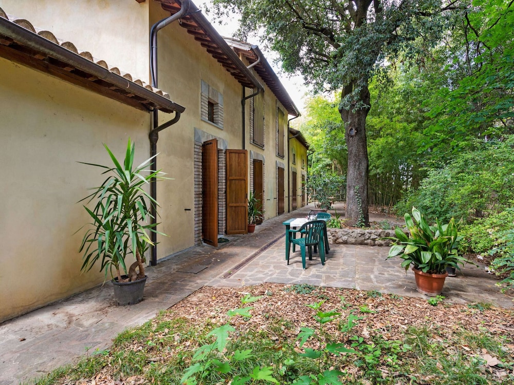 House in Umbria With Pool & Garden Views view 5