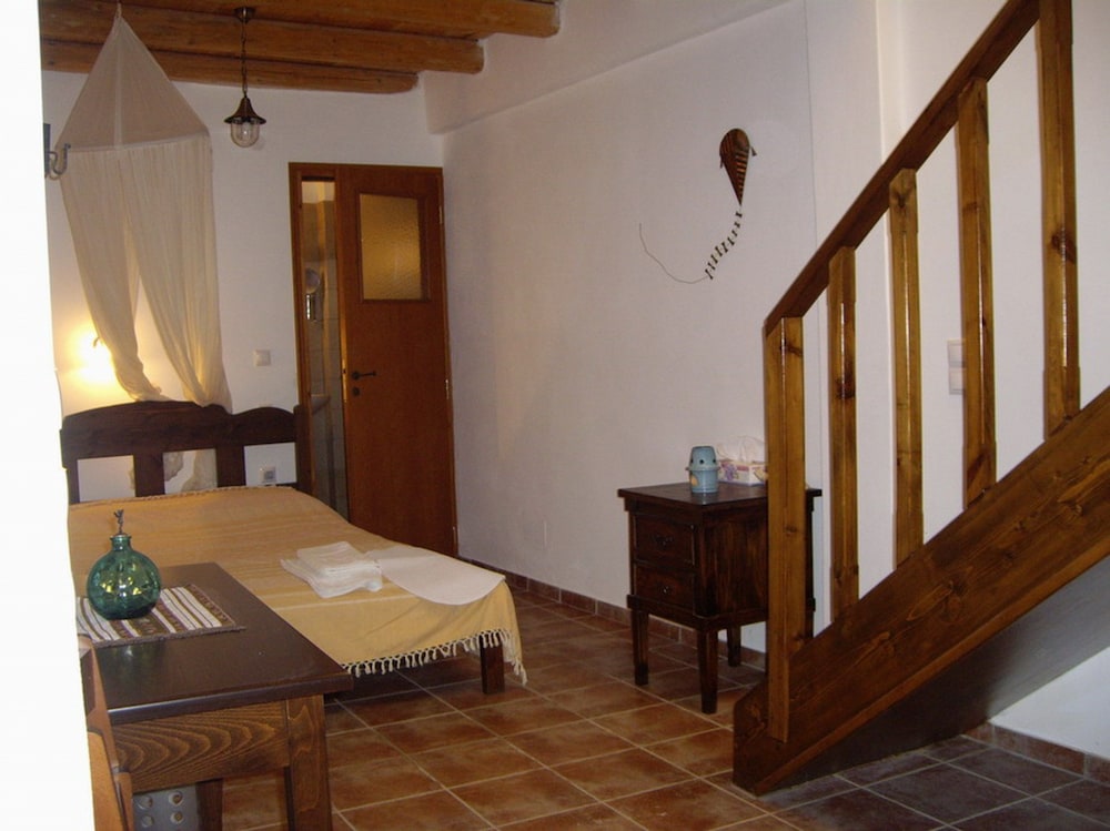 Ksa Sou Traditional Guesthouses