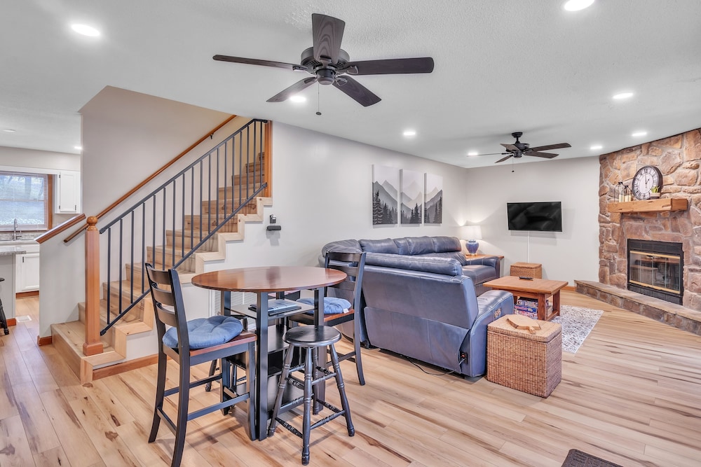 Deerfield Hideaway At Old Smokey 5 Bedroom Home