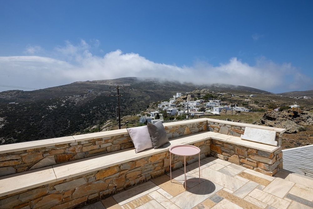 Akre Marlas Tinos