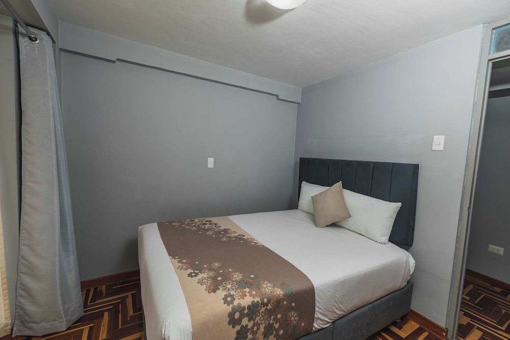 San Pedro Apartments