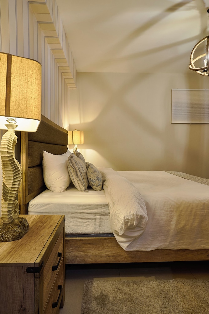 Beachfront Condos Las Olas Sleeps 6