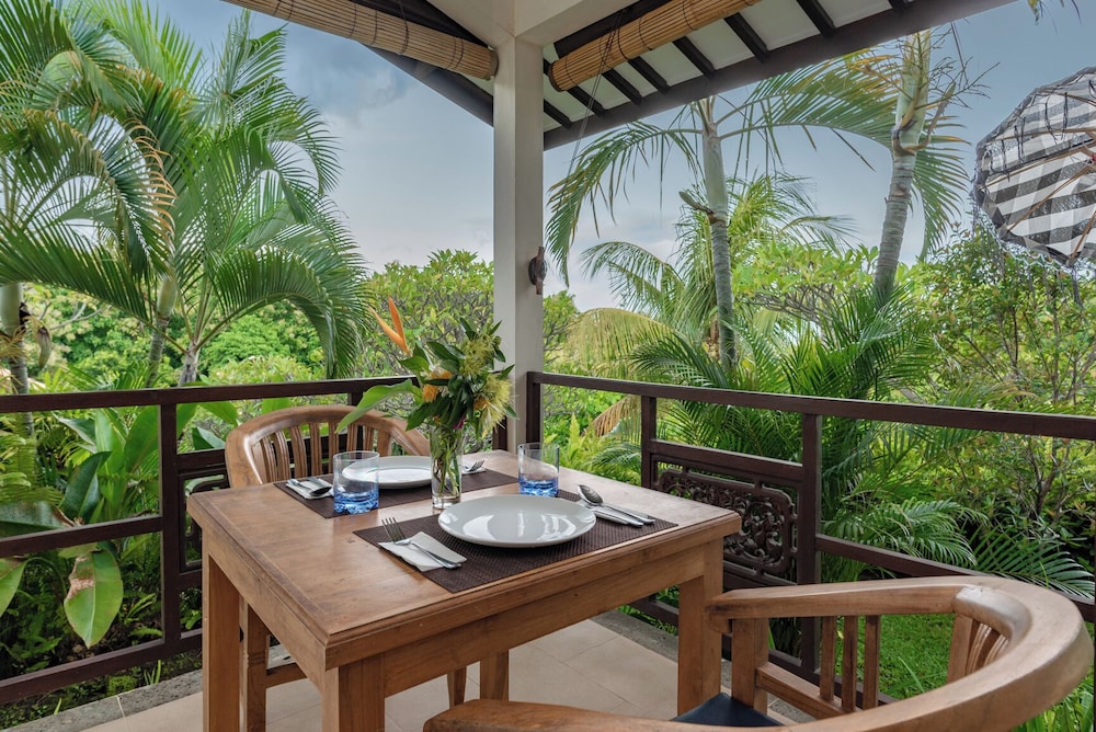 Alamanda Lovina Resort