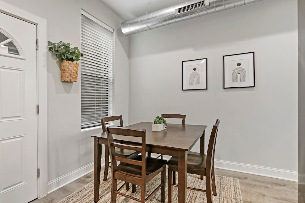 Central Park 3BR - CP S6 - Image 2