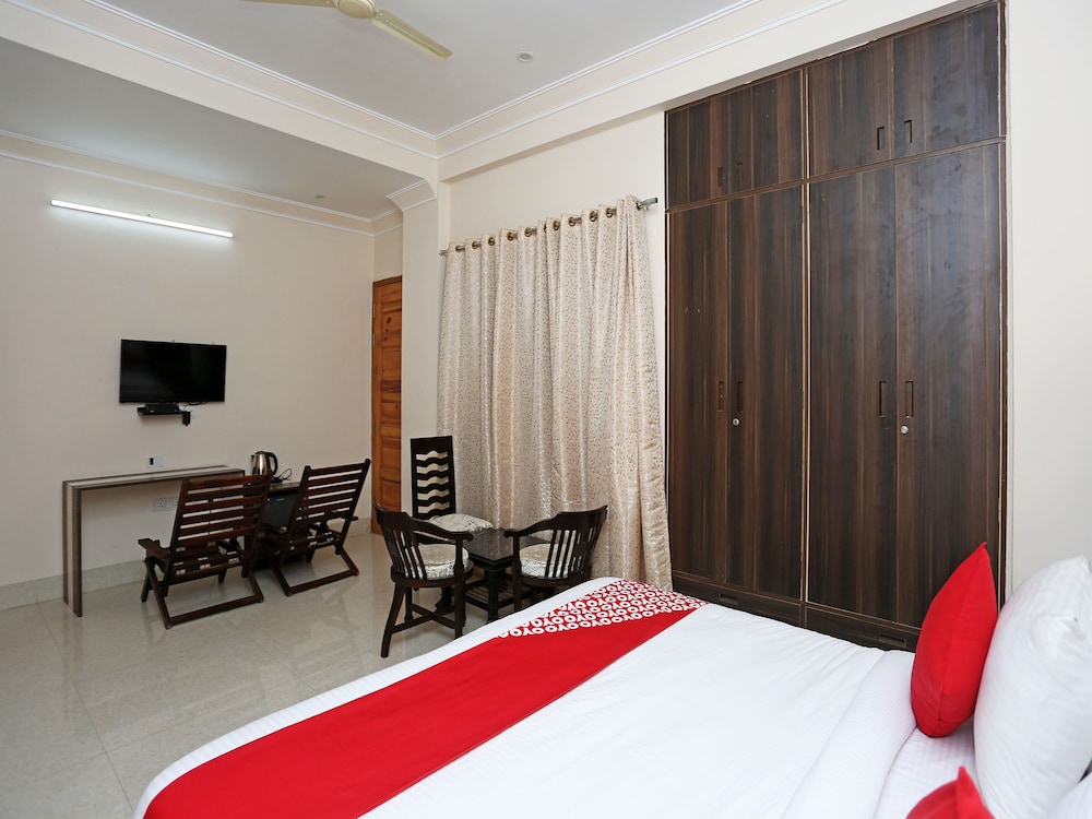 OYO 14444 JMK House