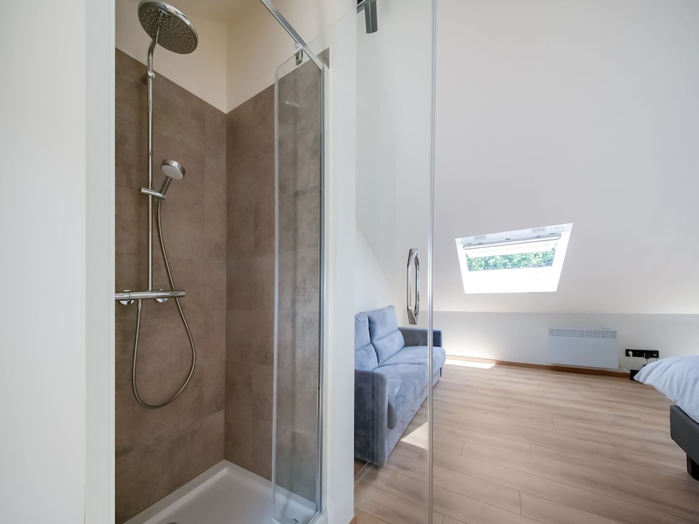 Comfort Near Historic Huy