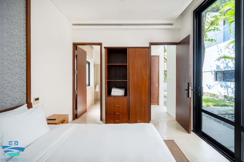 Beach front villa by Emblemsea in hyatt view 4