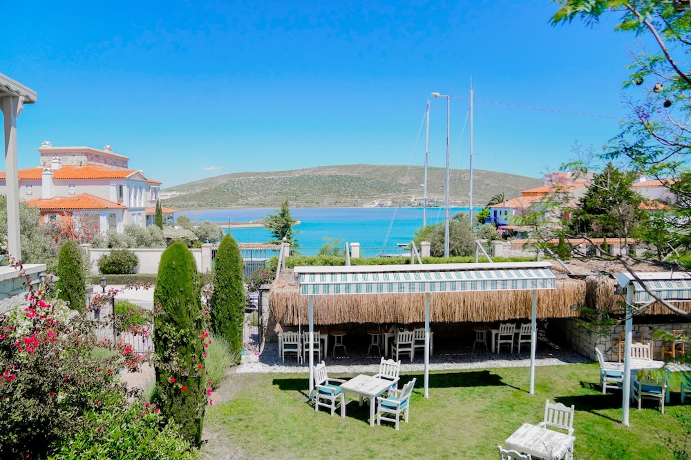 Alacati Marina Palace Otel - Image 32