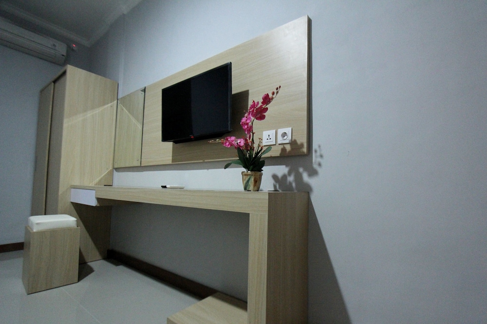 Tom Guest House