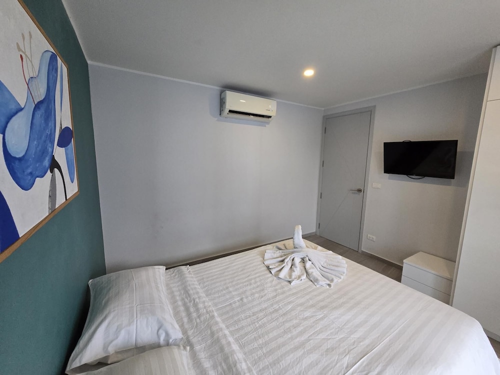 Well located Apt-1BR T2 -421