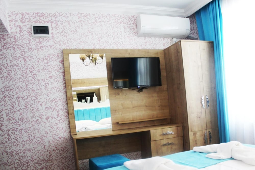 Megaron Hotel - Image 18