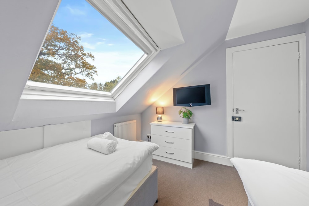 Charming Village Escape near Loch Lomond