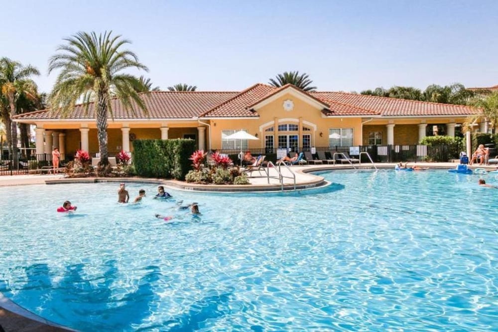 Very Near Disney 3 Bd Condo Walmart 1 min Away