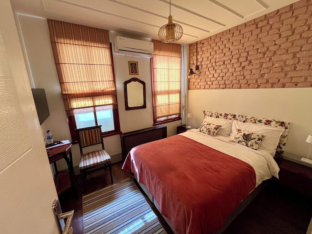 Levant Pension de Luxe