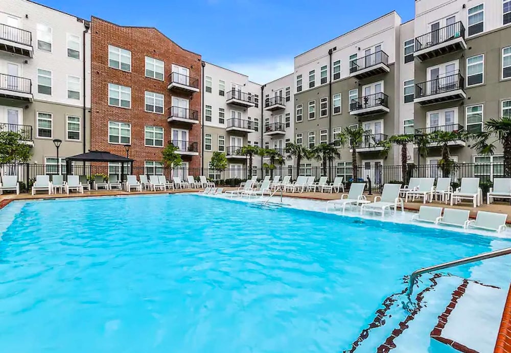 Stylish 1BR Family Apartment by Dtla